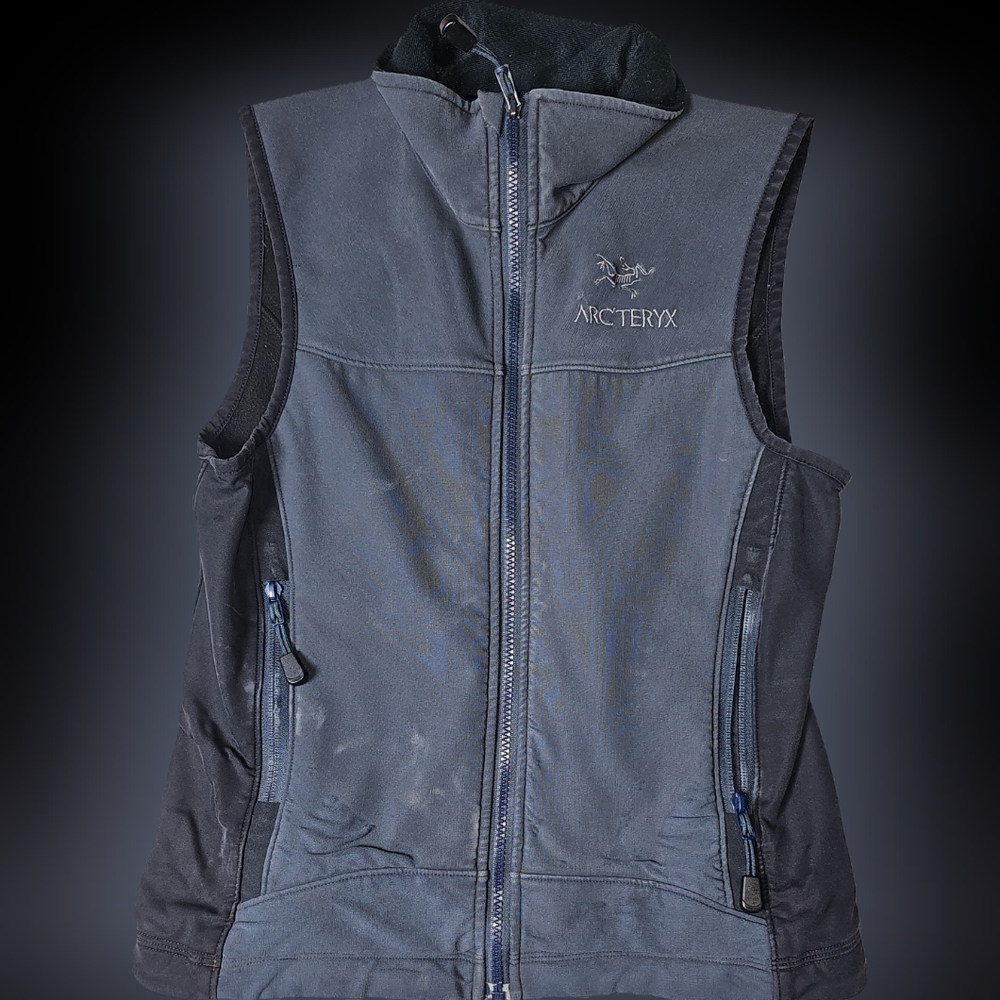 Arc'teryx Two-Tone Blue and Black Vest - Picture 3 of 14